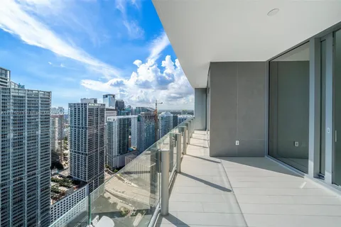 300 Biscayne Blvd Way # 4605, Miami FL 33131