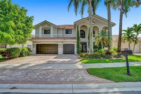 2526 Hunters Run Way, Weston FL 33327