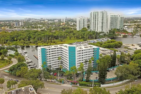 1700 NW N River Dr # 201, Miami FL 33125