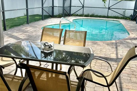 9100 NW 35th Pl, Sunrise FL 33351