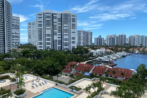 3640 Yacht Club Dr # 1009, Aventura FL 33180