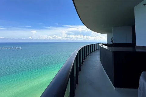 18555 Collins Ave # 3105, Sunny Isles Beach FL 33160