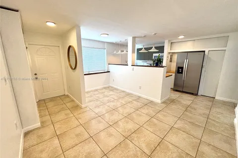 944 Meridian Ave # 11, Miami Beach FL 33139