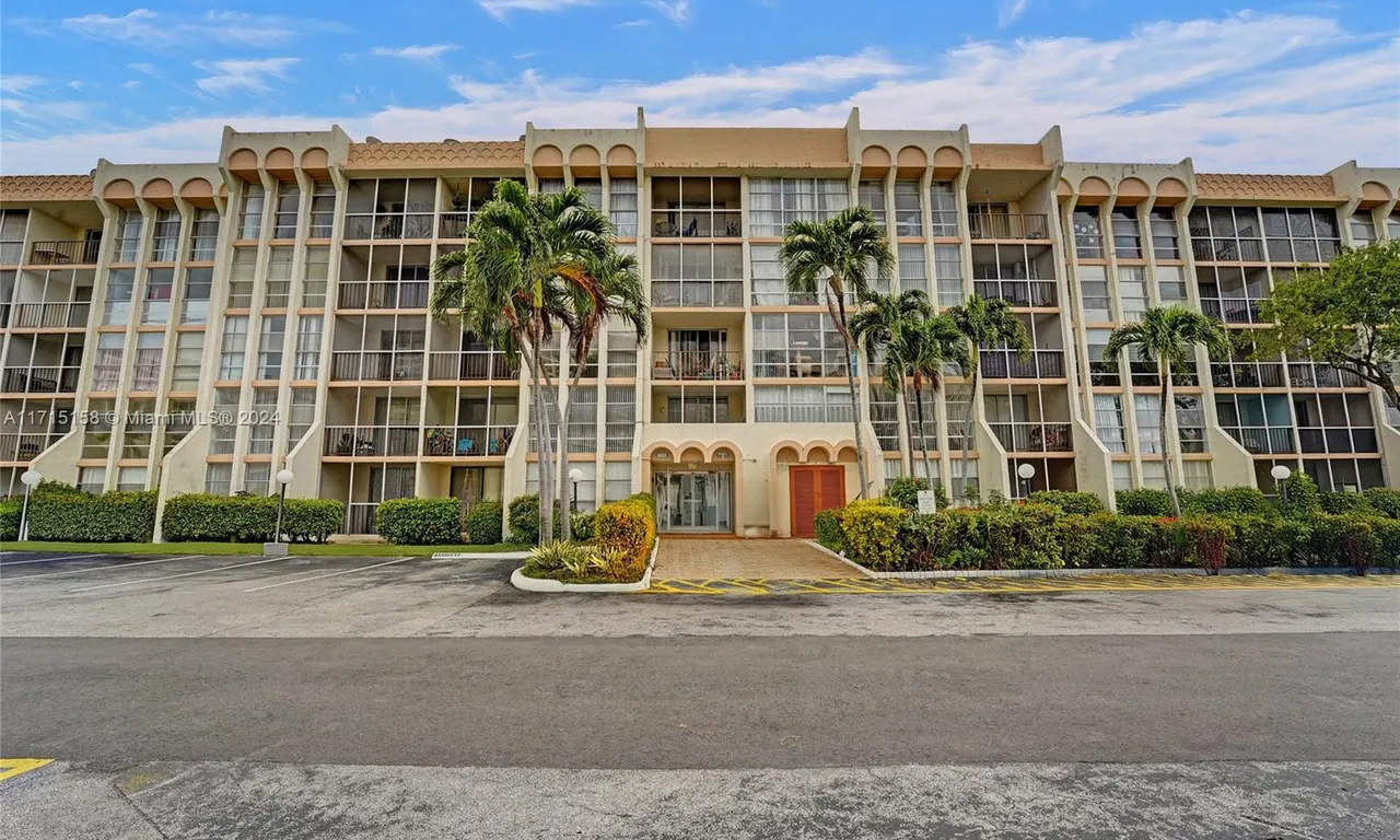 601 Three Islands Blvd # 205, Hallandale Beach FL 33009