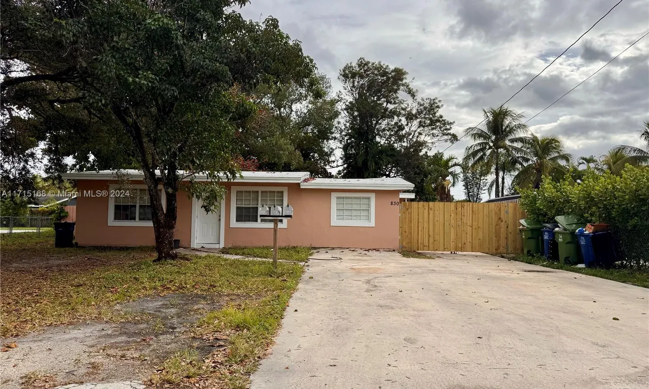 830 SW 6th St # B, Hallandale Beach FL 33009
