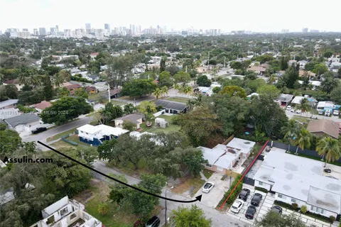 830 SW 6th St # B, Hallandale Beach FL 33009