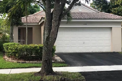 4288 Greenbriar Ln, Weston FL 33331