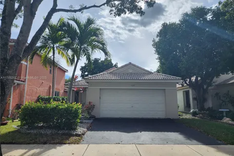 4288 Greenbriar Ln, Weston FL 33331