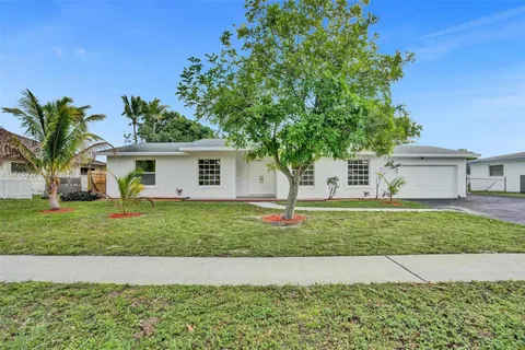 4330 NW 7th Ct, Plantation FL 33317