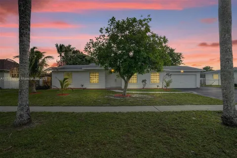 4330 NW 7th Ct, Plantation FL 33317