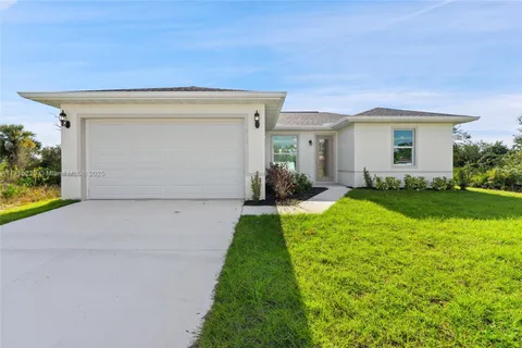 957 COMMODORE ST, Lehigh Acres FL 33974