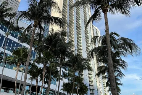 325 S Biscayne Blvd # 1219, Miami FL 33131