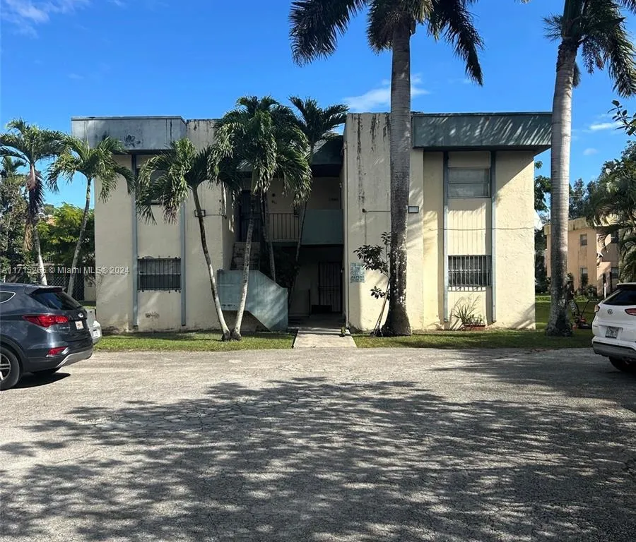 13987 NE 2nd Ave # 3, Miami FL 33161