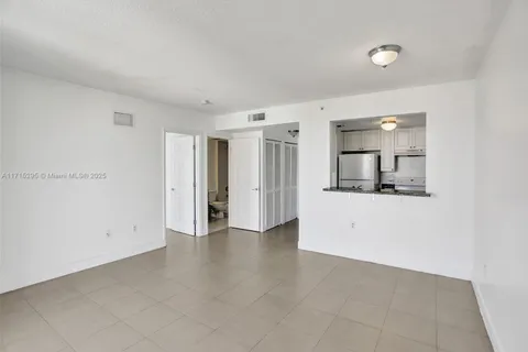 900 SW 8th St # 1407, Miami FL 33130