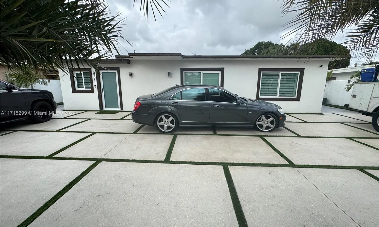 831 E 10th Pl, Hialeah FL 33010