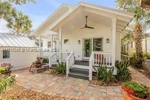 216 Florida Ave, New Smyrna Beach FL 32169