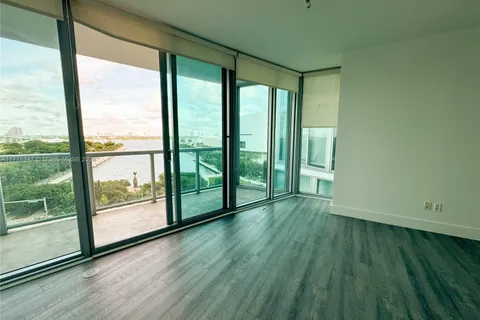 888 Biscayne Blvd # 709, Miami FL 33132