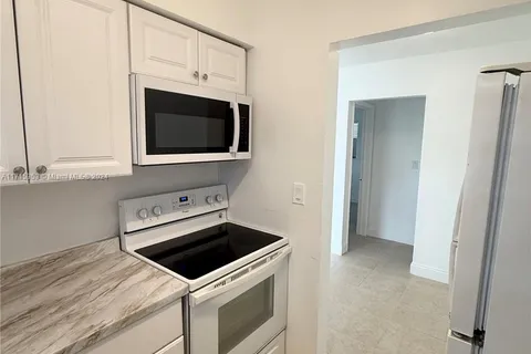 237 SE Park St # A, Dania Beach FL 33004