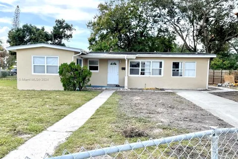 900 NW 14th Ct # 900, Fort Lauderdale FL 33311