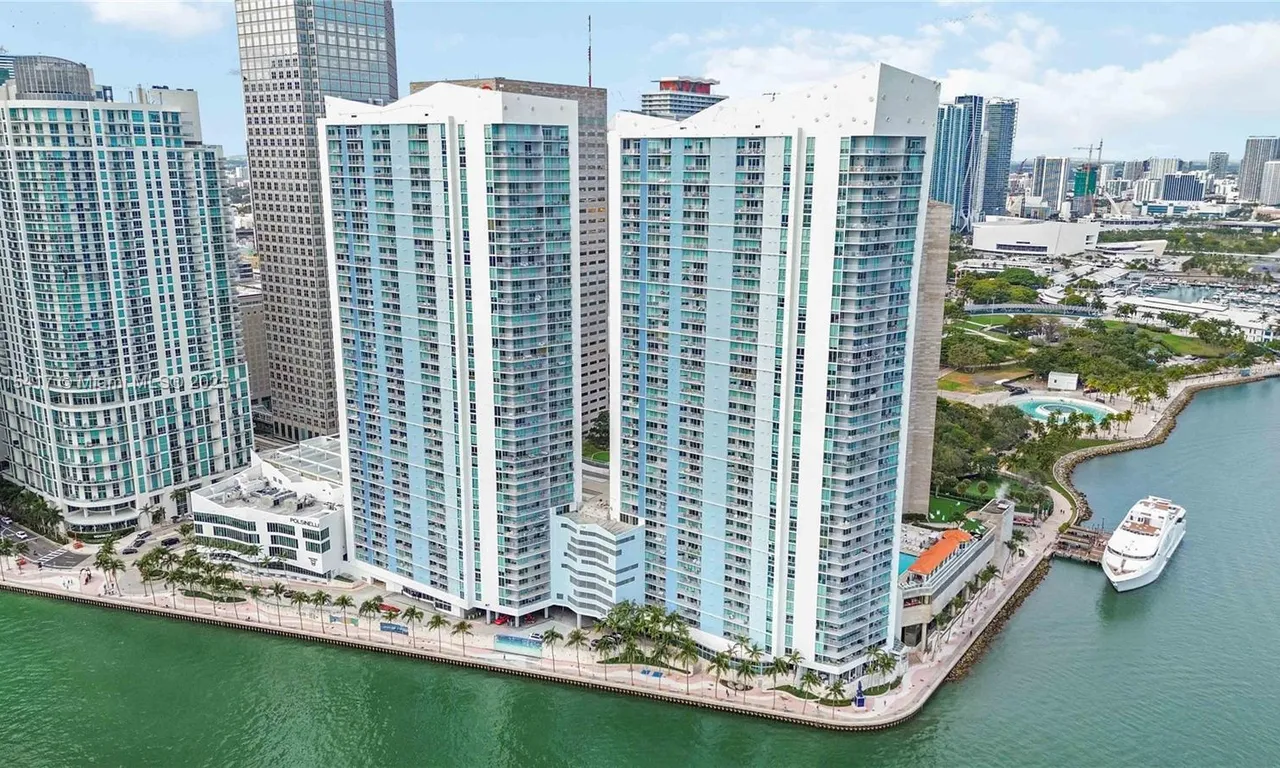 335 S Biscayne Blvd # 2103, Miami FL 33131