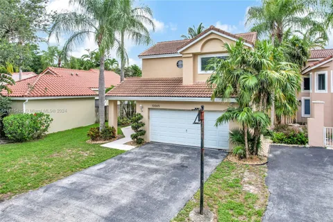 10065 SW 4th St, Plantation FL 33324