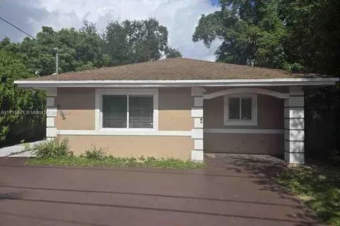 345 NW 49th St, Miami FL 33127