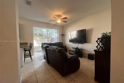 938 NE 29th Ter, Homestead FL 33033