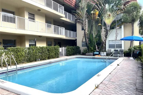 1300 Moffett St # 105, Hallandale Beach FL 33009