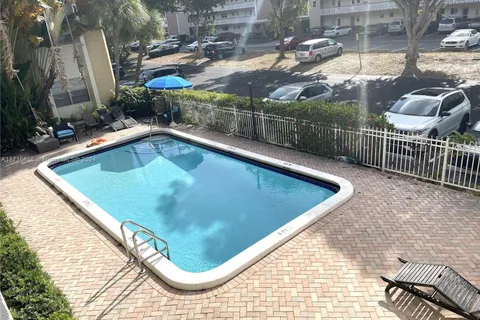 1300 Moffett St # 105, Hallandale Beach FL 33009