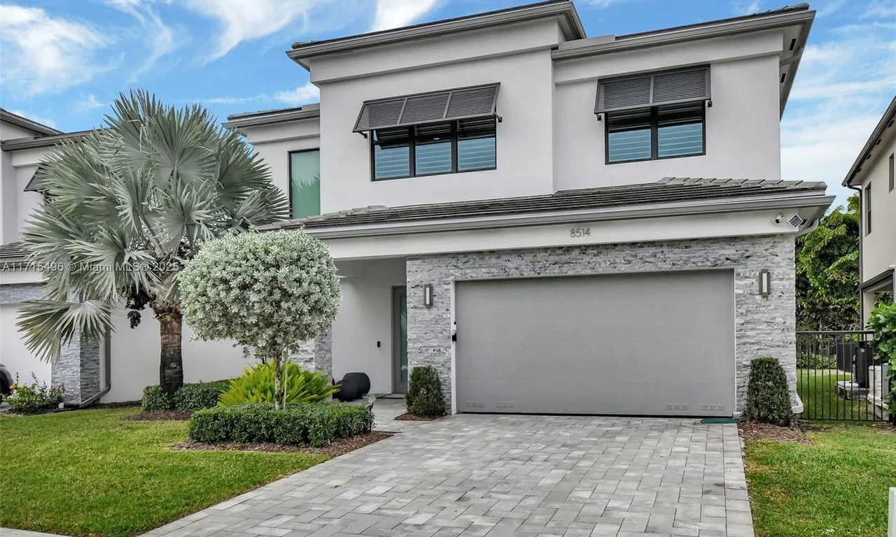 8514 Apple Falls Ln, Boca Raton FL 33496