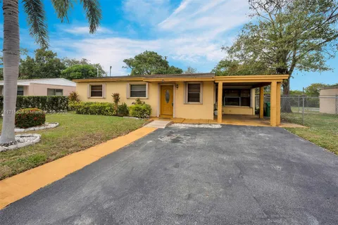 881 NW 34th Ter, Lauderhill FL 33311