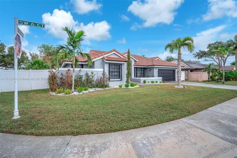 9411 SW 6th Ct, Pembroke Pines FL 33025