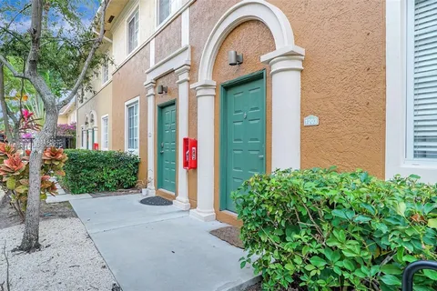 2921 NE 185th St # 1203, Aventura FL 33180