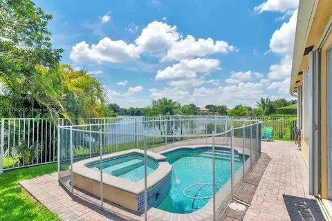 4146 Sabal Ridge Cir # 4, Weston FL 33331