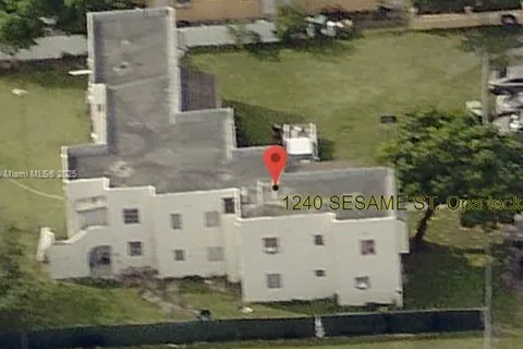 1240 Sesame St, Opa-Locka FL 33054