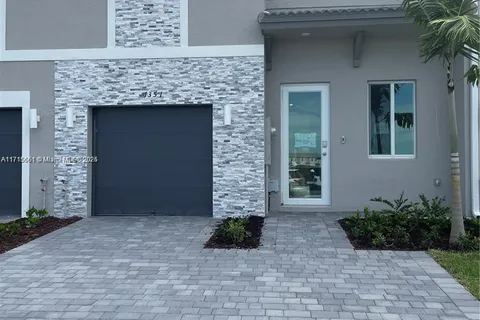 1351 SE 7th Ter, Homestead FL 33034