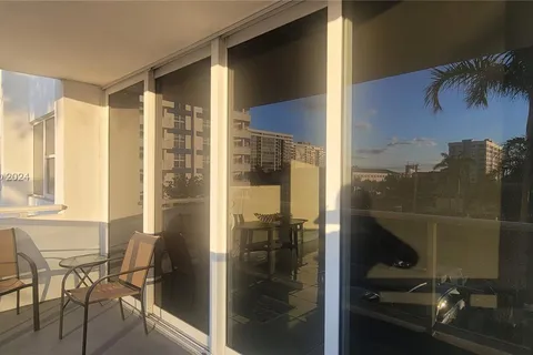 3140 S Ocean Dr # 210, Hallandale Beach FL 33009