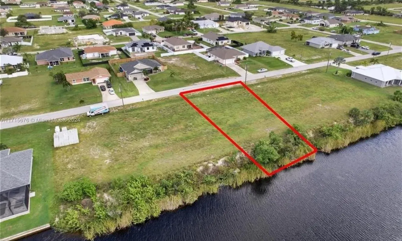 1028 NW 18TH TER, Cape Coral FL 33993