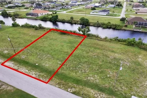 1028 NW 18TH TER, Cape Coral FL 33993