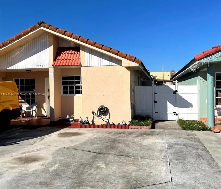 2741 W 74th St # 1, Hialeah FL 33016