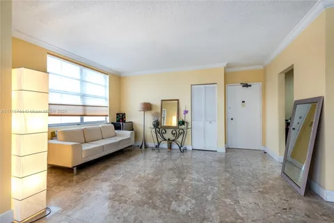 1985 S Ocean Dr # 6P, Hallandale Beach FL 33009