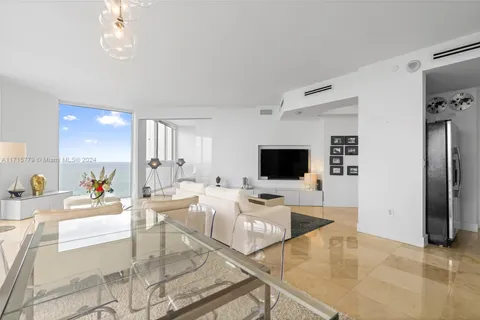 7330 Ocean Ter # D, Miami Beach FL 33141