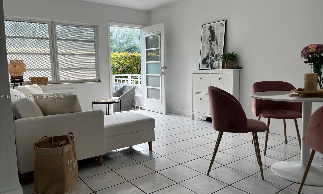 901 10th St # 2, Miami Beach FL 33139