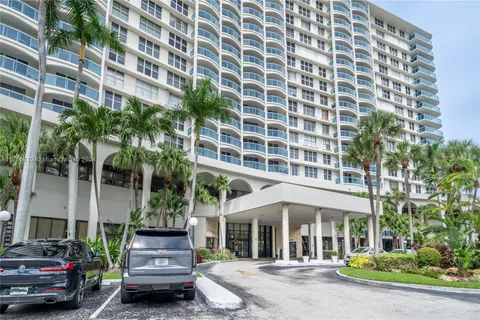 3800 S Ocean Dr # 325, Hollywood FL 33019