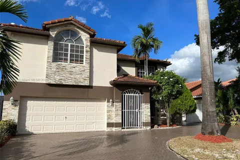 8401 NW 197th Ter, Hialeah FL 33015