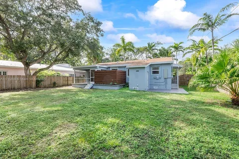 7641 SW 60th Ave, South Miami FL 33143