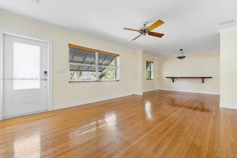7641 SW 60th Ave, South Miami FL 33143