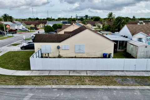 3252 NW 203rd Ln, Miami Gardens FL 33056