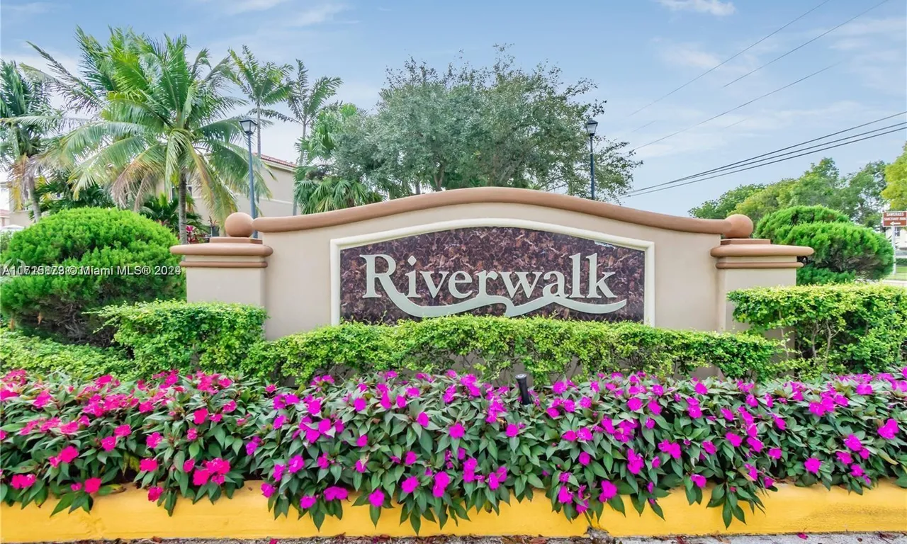 240 Riverwalk Cir, Sunrise FL 33326