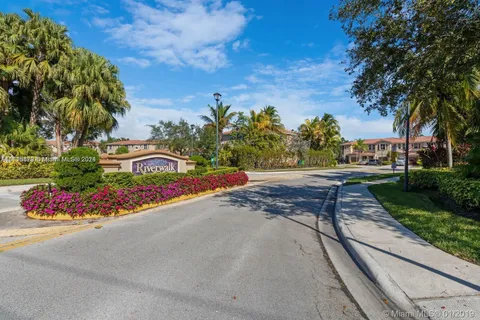 240 Riverwalk Cir, Sunrise FL 33326